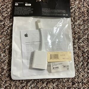 NWT Apple Mini DisplayPort to VGA Adapter - White